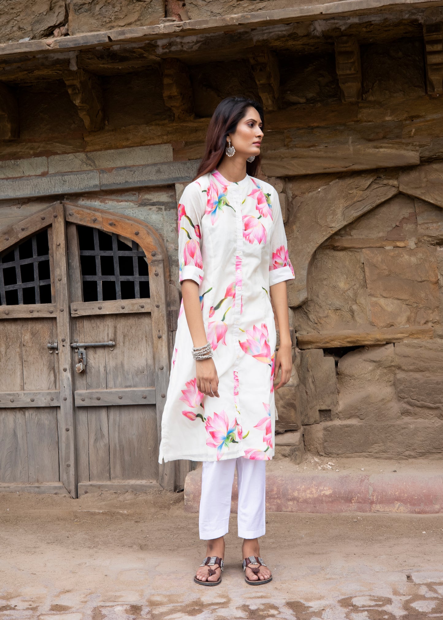 Roobroo – White Chanderi Silk Floral Kurta Set