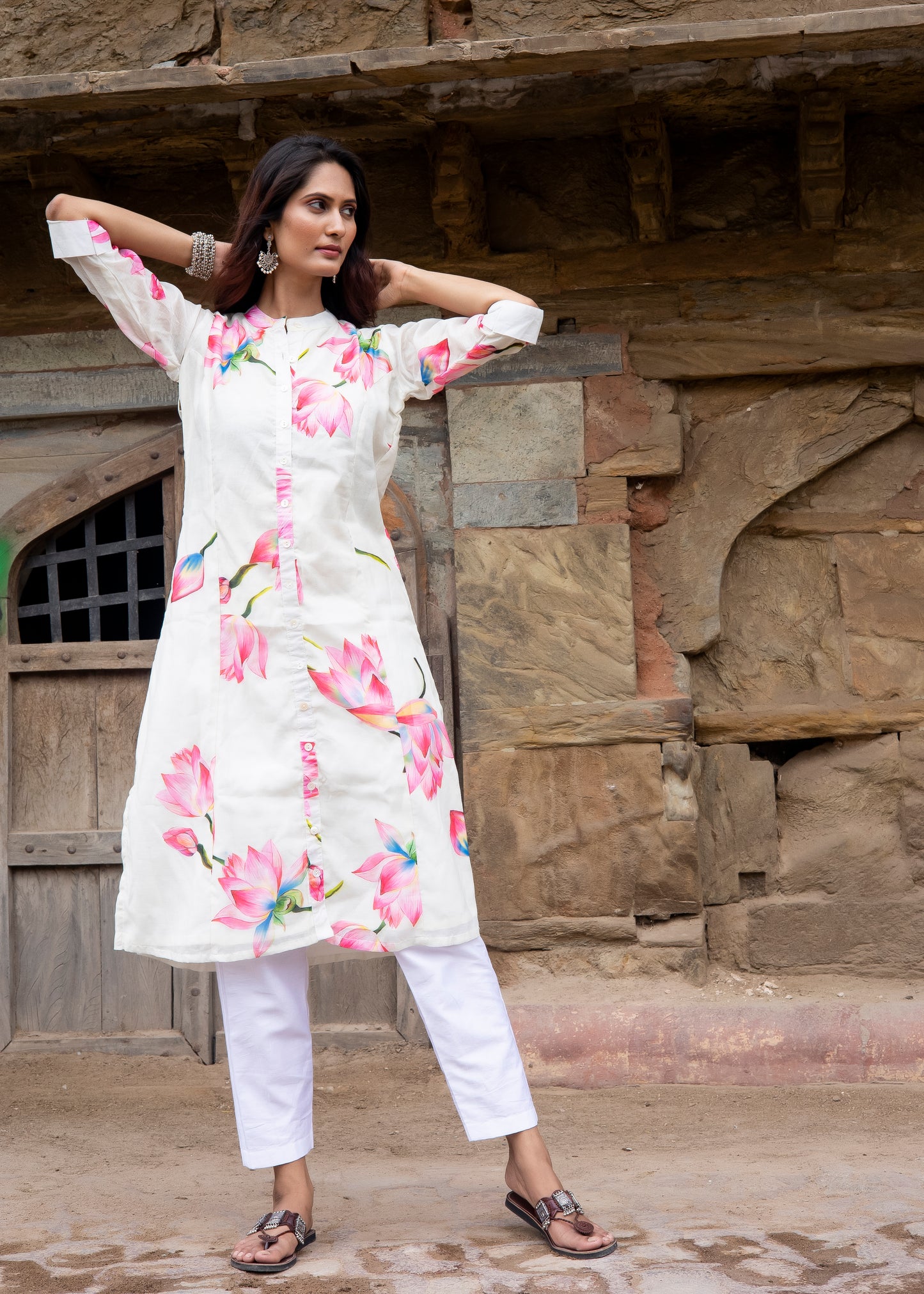 Roobroo – White Chanderi Silk Floral Kurta Set
