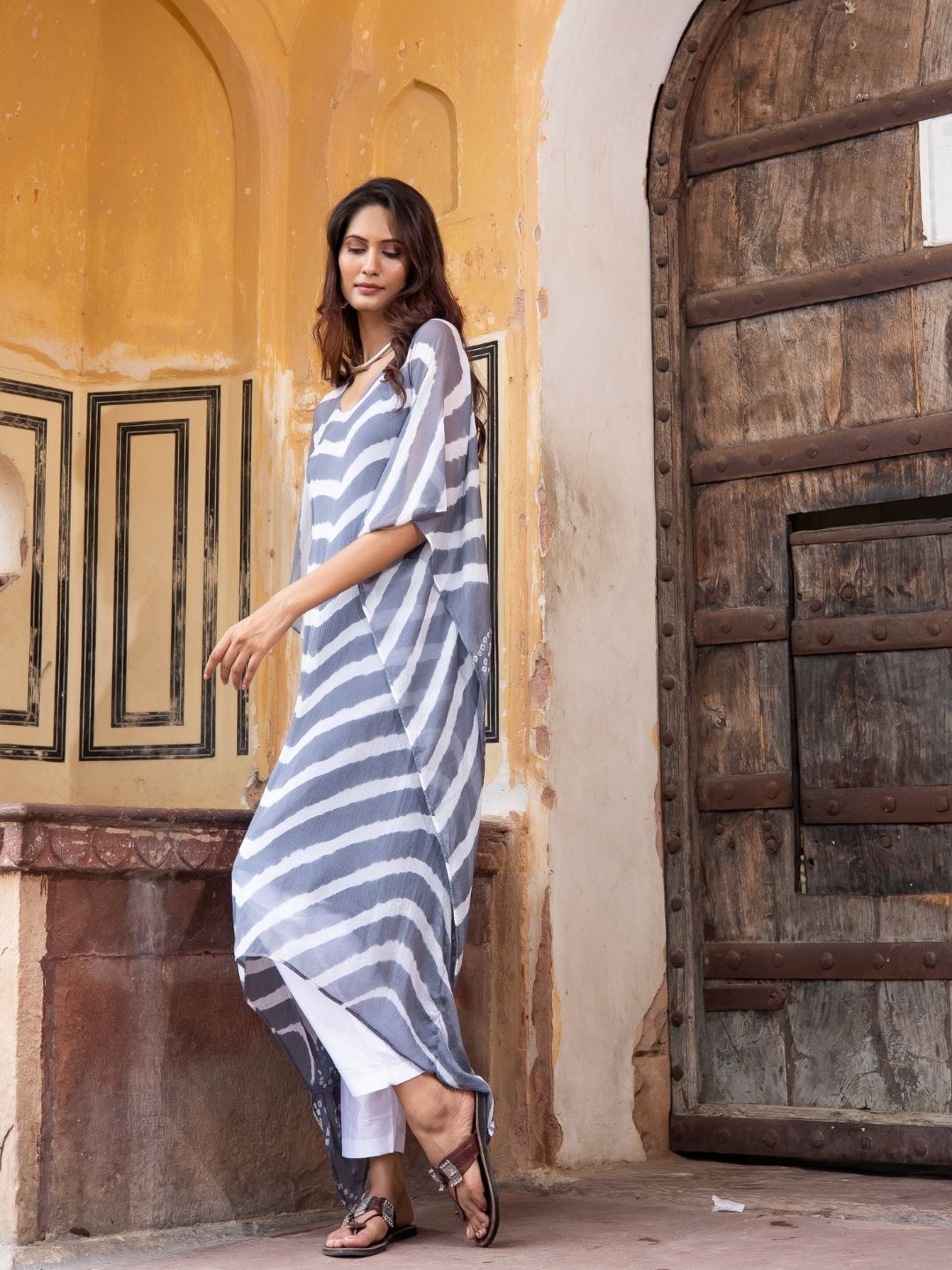 Nagdamani – Grey Leheriya Chiffon Kaftan with Inner Slip | Rangisaa Collection by That Romeo