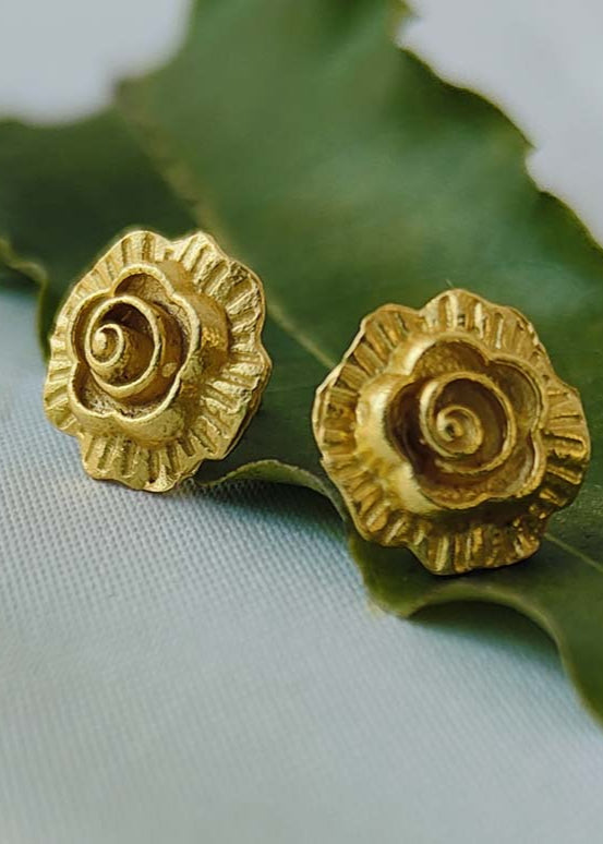 Rosa Sculpted Rose Brass Stud Earrings – That Romeo