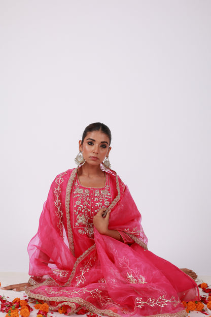 Roobroo – Hand Embroidered Organza Kurta Set