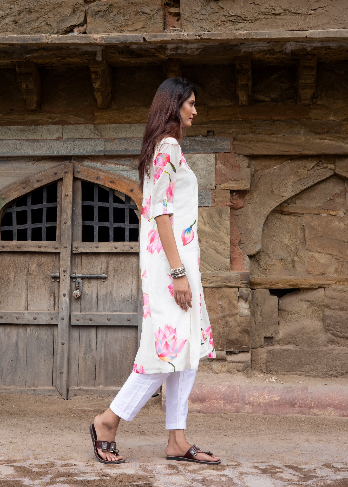 Roobroo – White Chanderi Silk Floral Kurta Set