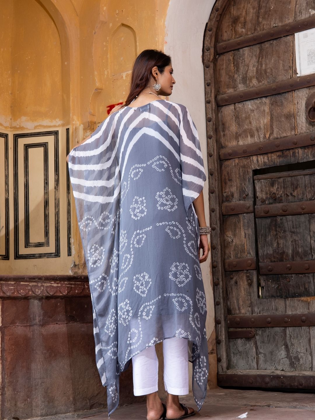 Nagdamani – Grey Leheriya Chiffon Kaftan with Inner Slip | Rangisaa Collection by That Romeo