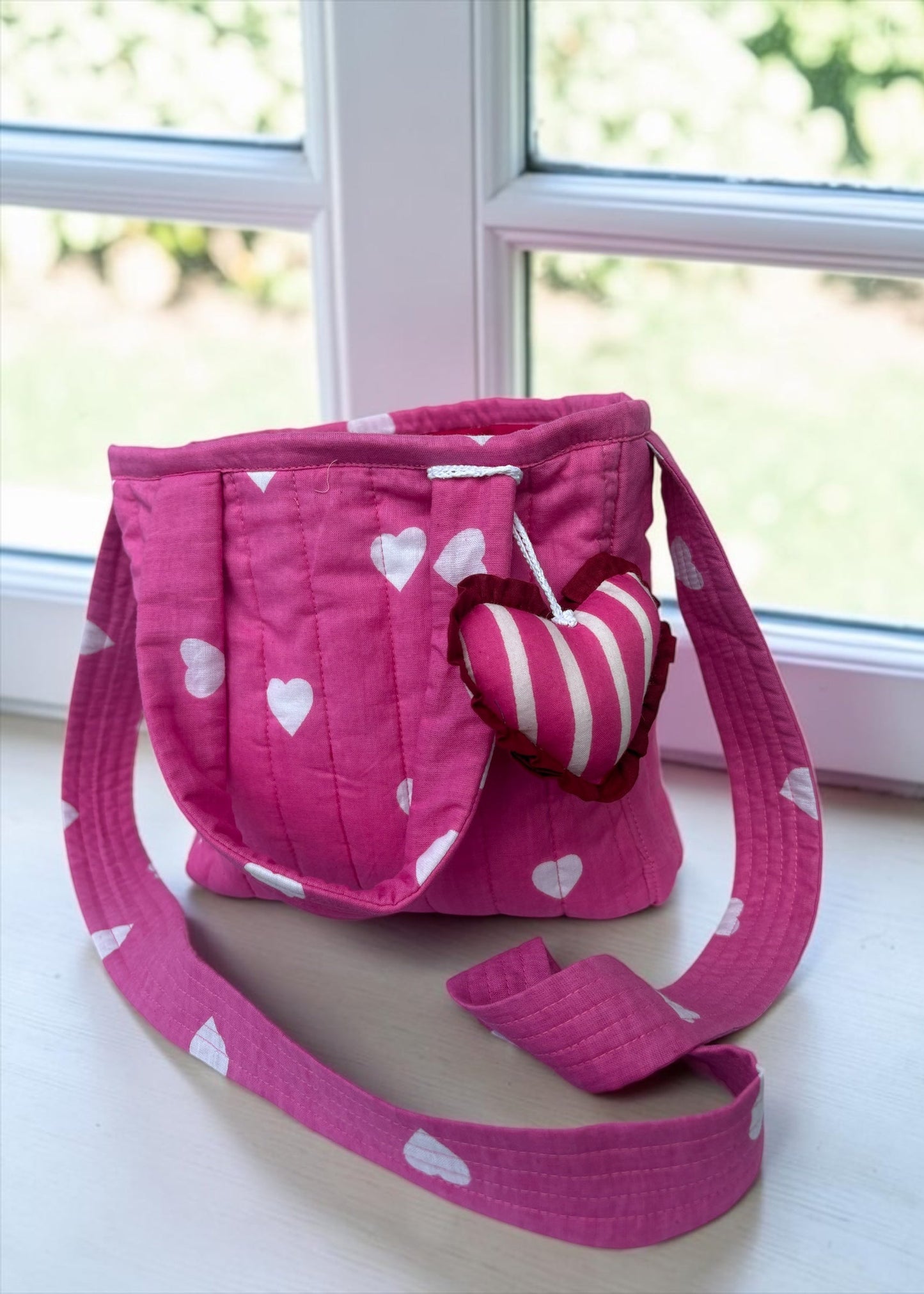Sweetheart Sling Tote