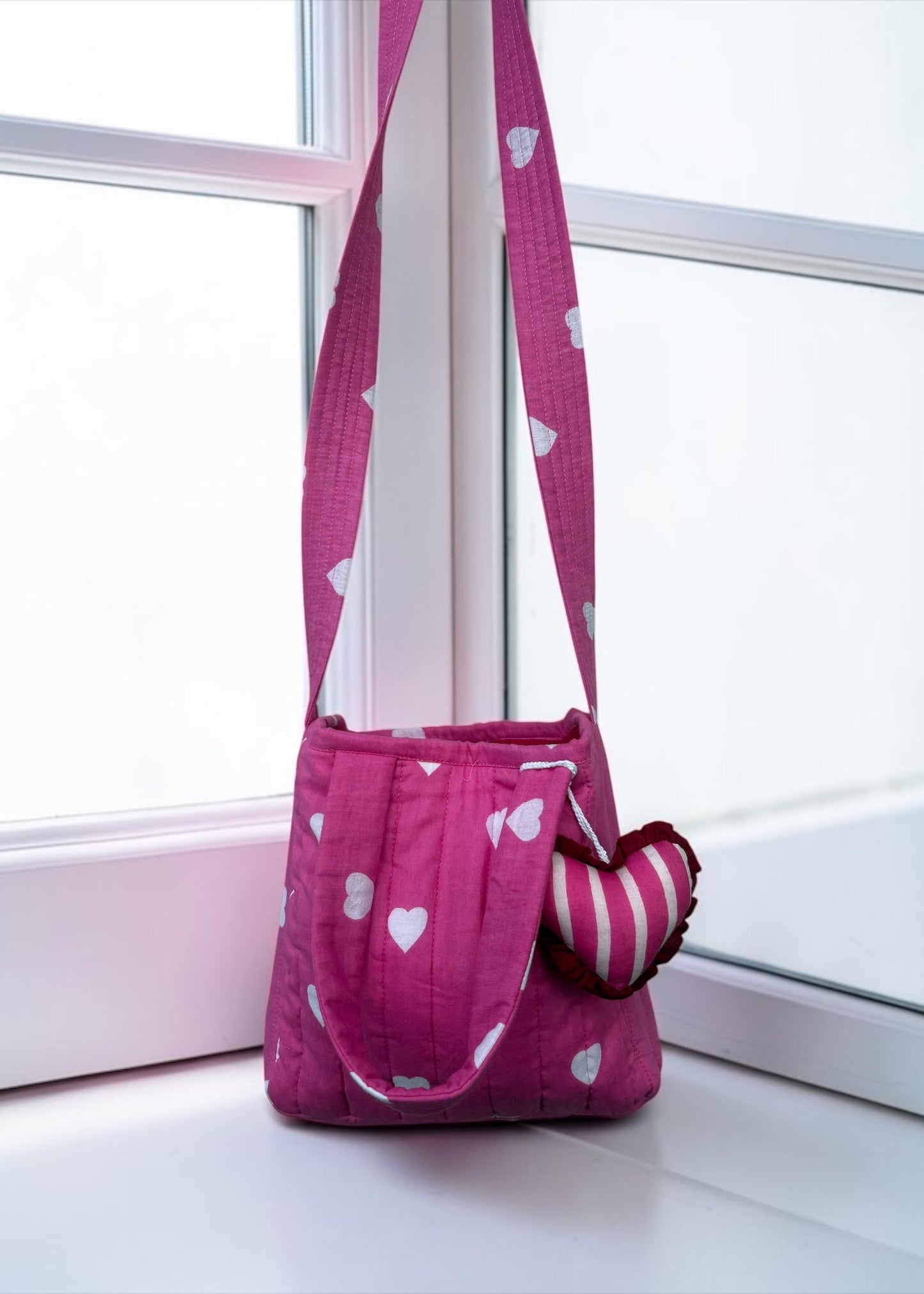 Sweetheart Sling Tote