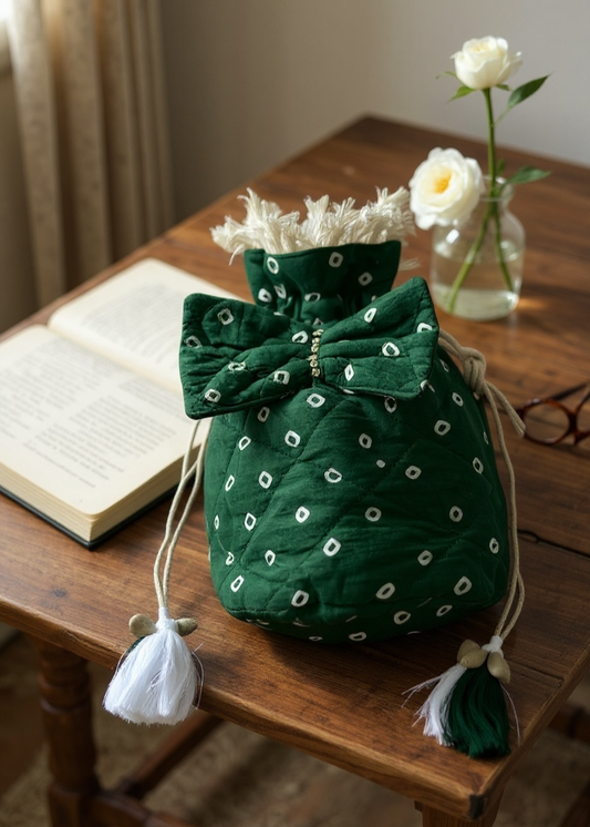 Green Bandhani Quilted Sling Bag