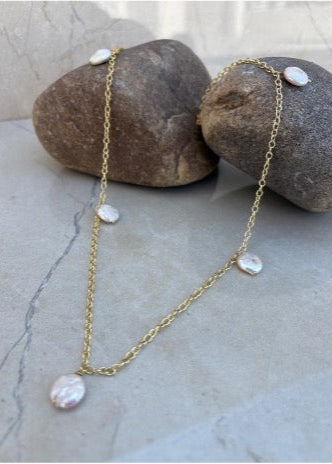 Amira Brass Necklace with Pearl Charms – That Romeo